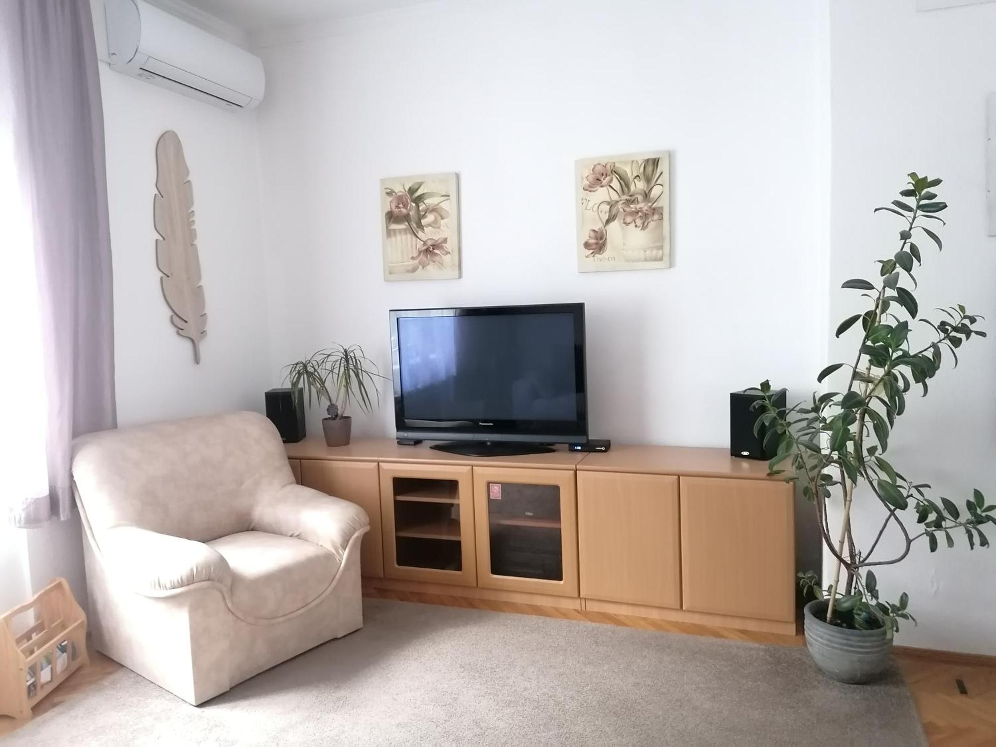 A Jump From Downtown Apartment บูดาเปสต์ ภายนอก รูปภาพ